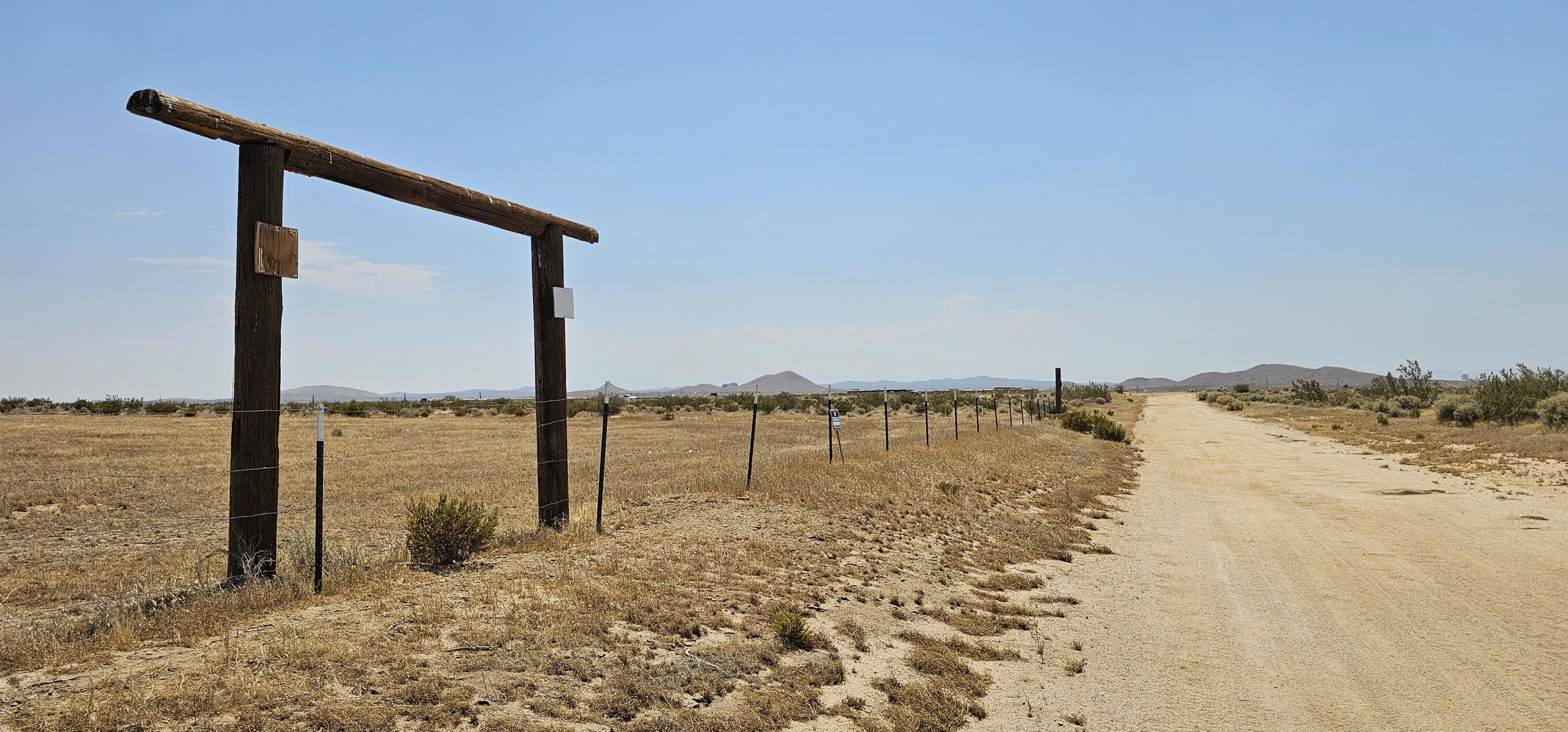 58 20th Street West Mojave, CA 93501 - Photo 1 of 8 a view of ocean view