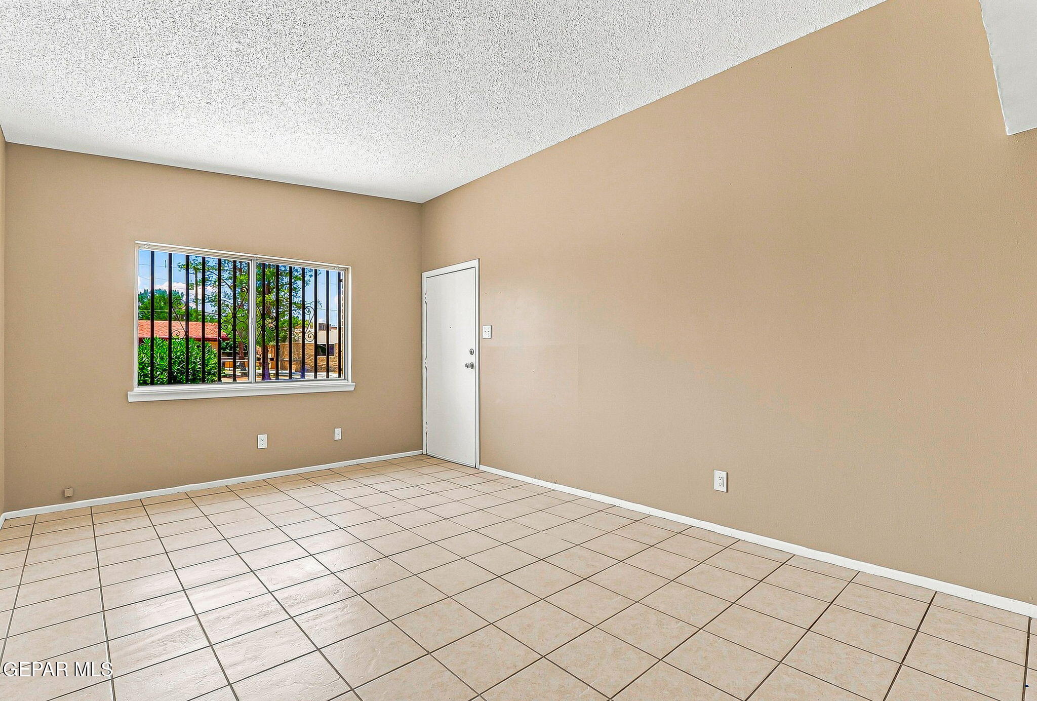 7193 Granite Road El Paso, TX 79915 - Photo 4 of 20 5-web-or-mls-IMG_1251