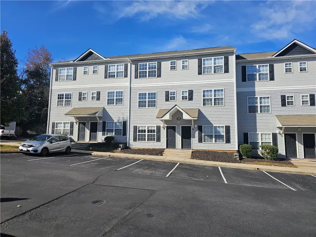 $210,000 | 128 University Village Drive, Unit C, Central, SC 29630