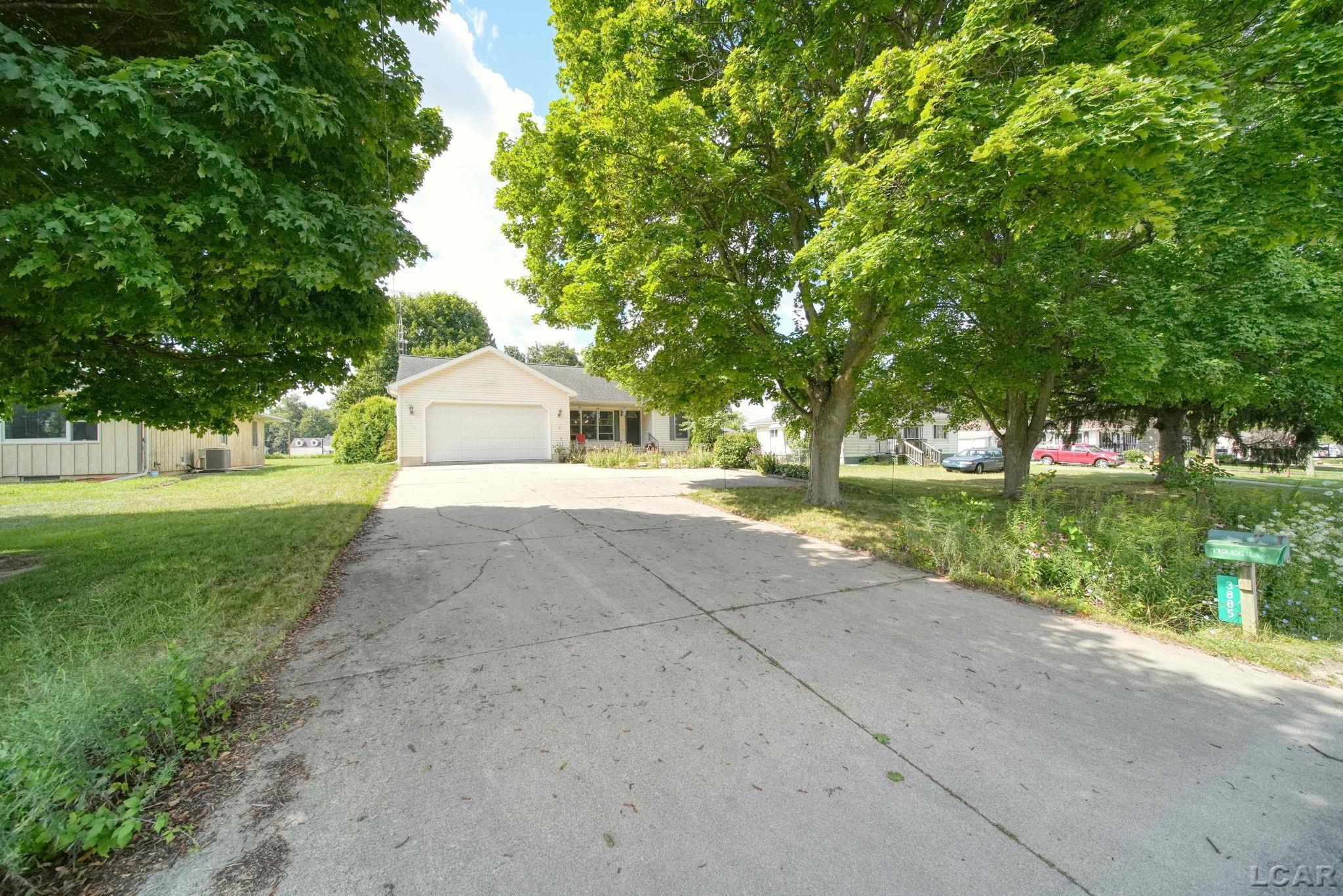 3885 Spielman Road Adrian, MI 49221 - Photo 2 of 35 50151794-35d26d9b-f2c0-4c41-beb3-284e77d28062.JPG