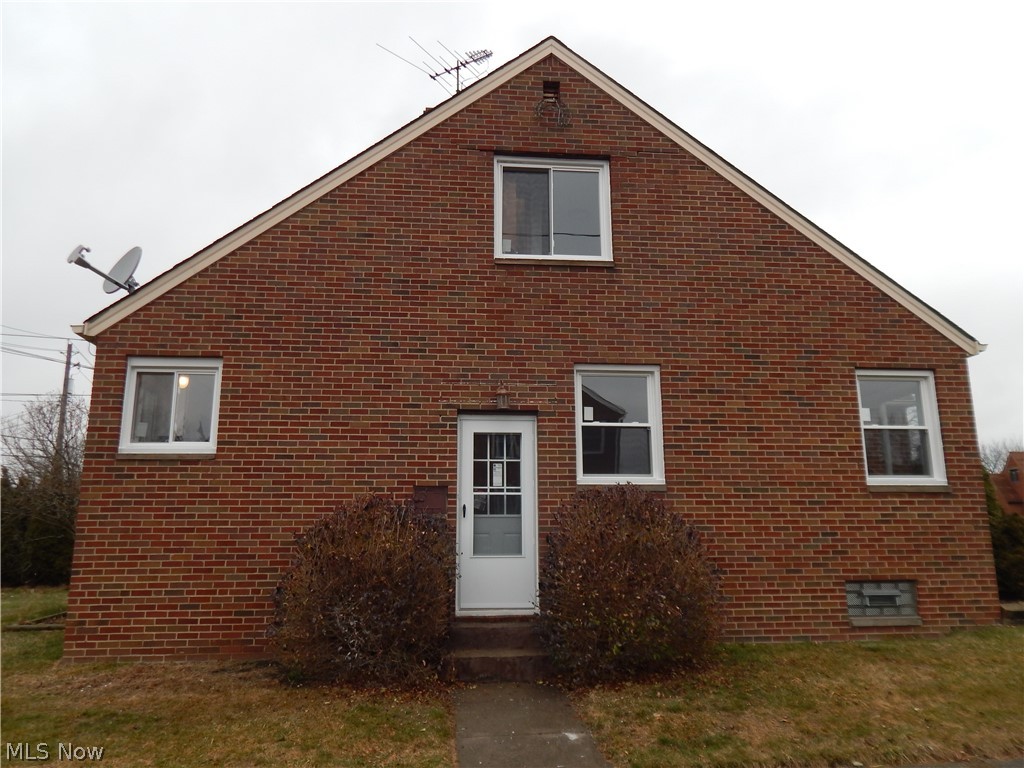 6170 Stanbury Road Parma, OH 44129 - Photo 2 of 27