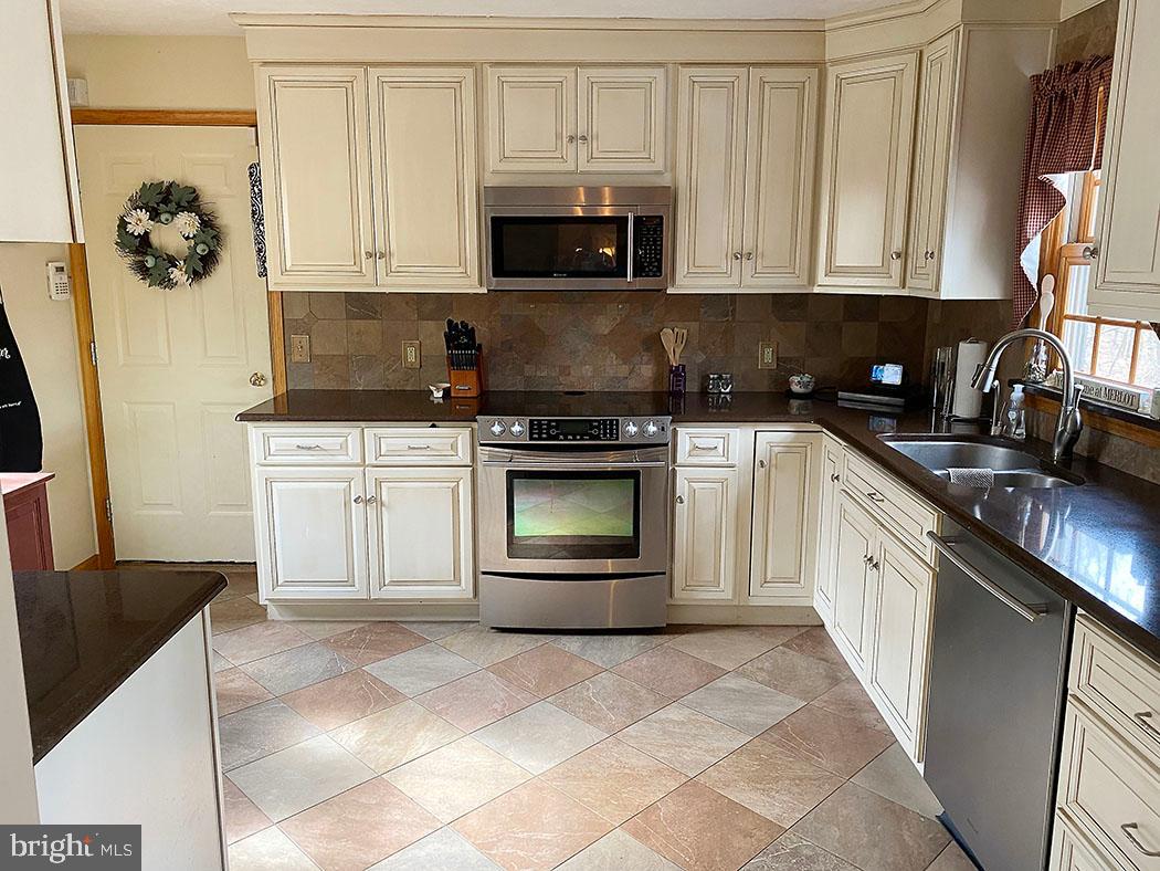 5606 Fish And Game Road Dover, PA 17315 - Photo 10 of 35