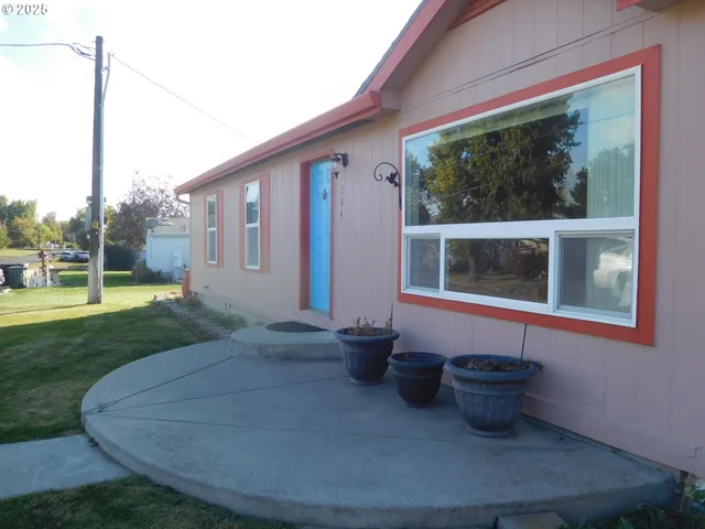 a house view with a sitting space
