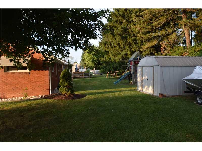 2025 Ridge Road McKeesport, PA 15135 - Photo 3 of 21 Yard/Garden.