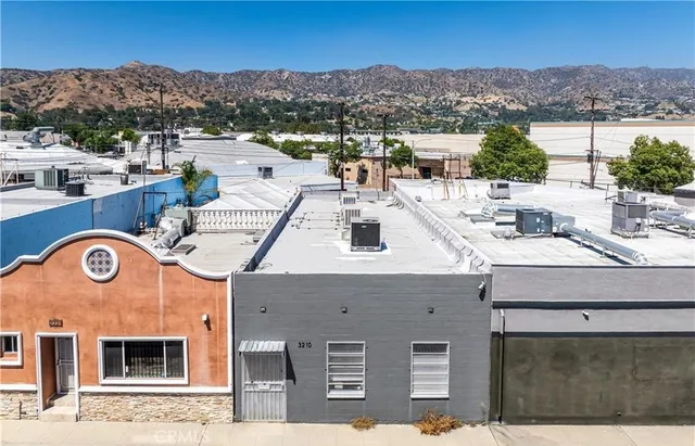 $1,125,000 | 3210 North San Fernando Boulevard, Burbank, CA 91504