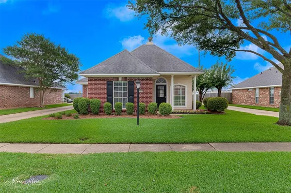 $255,000 | 2003 Belle Haven Drive, Bossier City, LA 71111