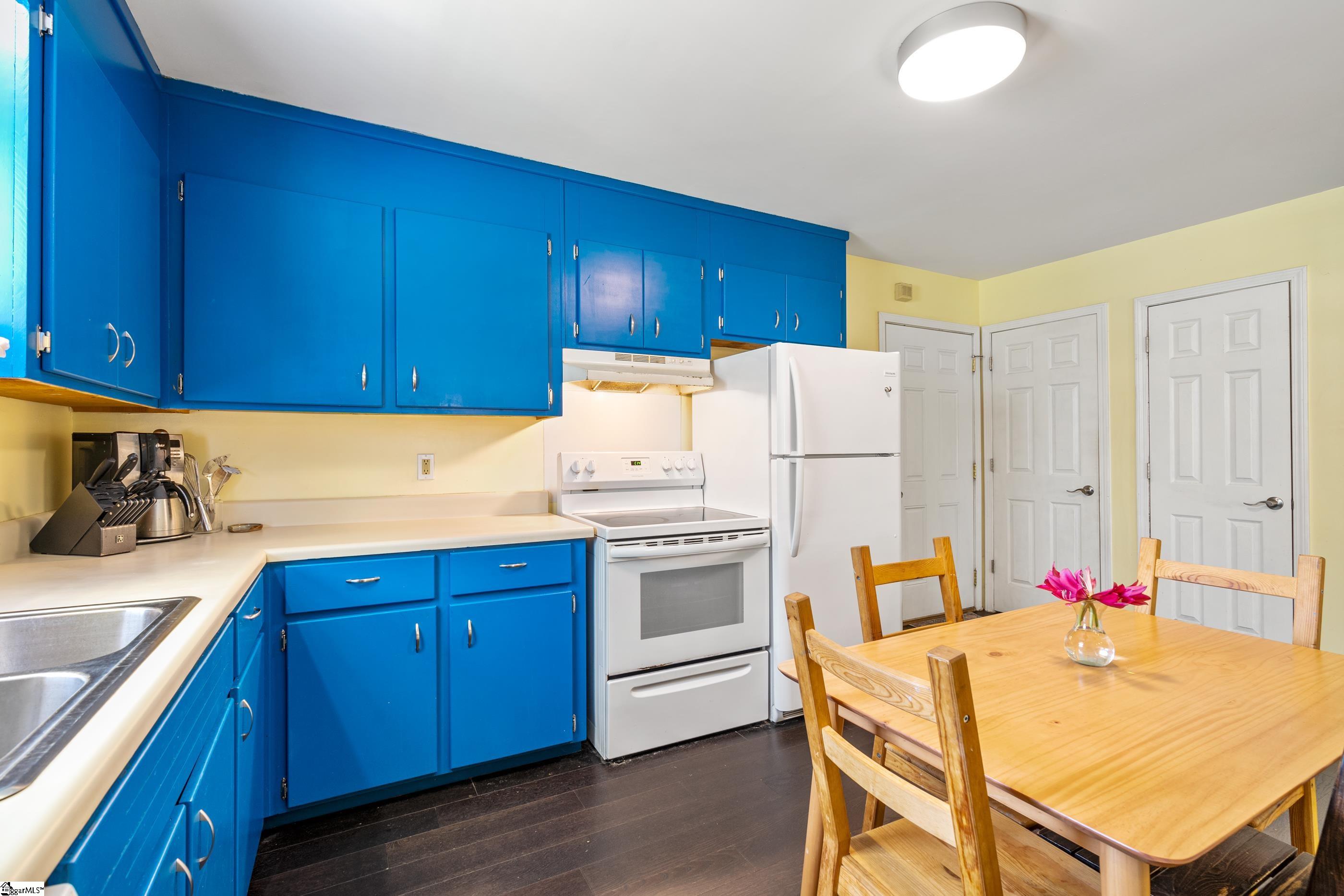 608 Hampton Avenue Greenville, SC 29601 - Photo 12 of 30