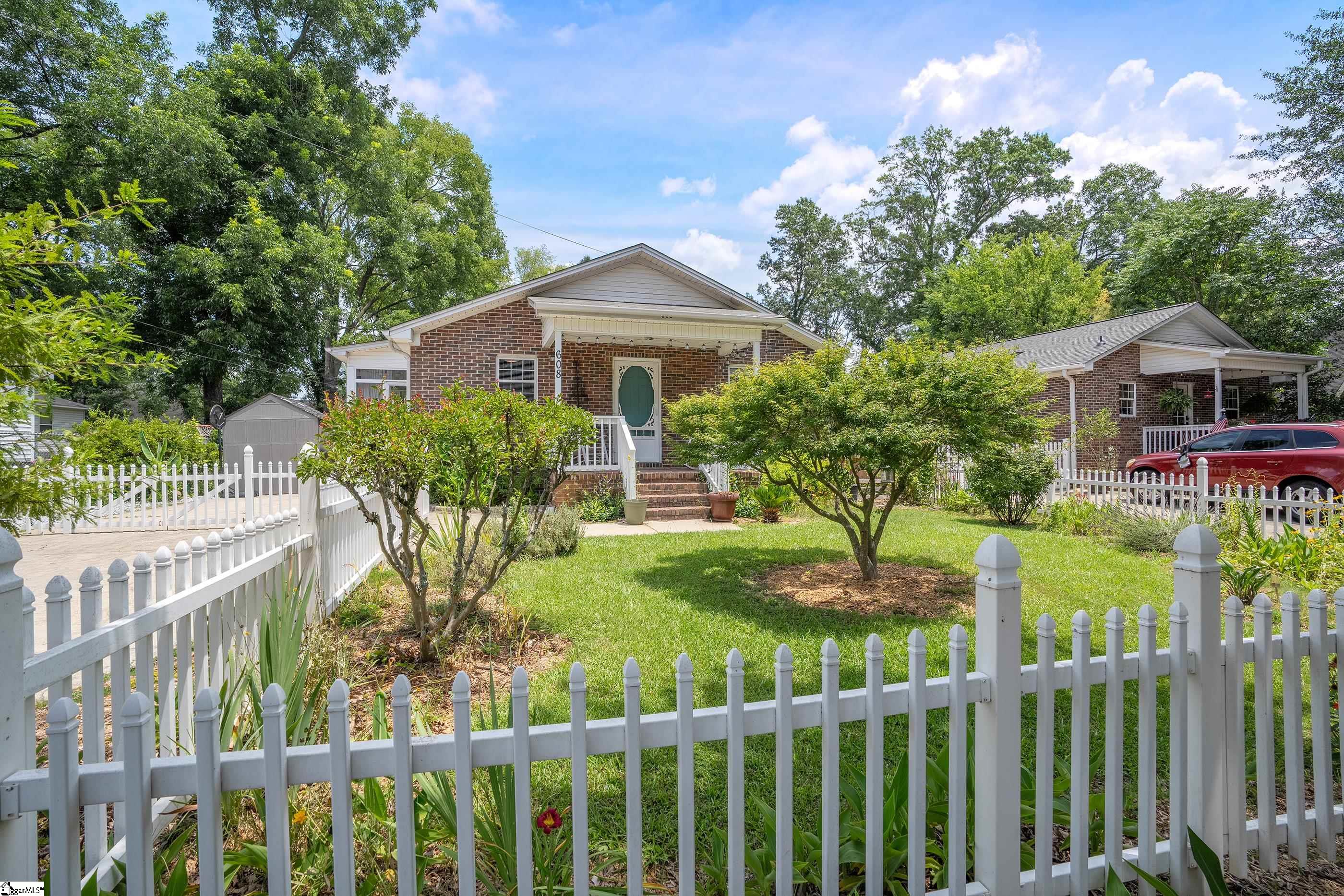 608 Hampton Avenue Greenville, SC 29601 - Photo 4 of 30