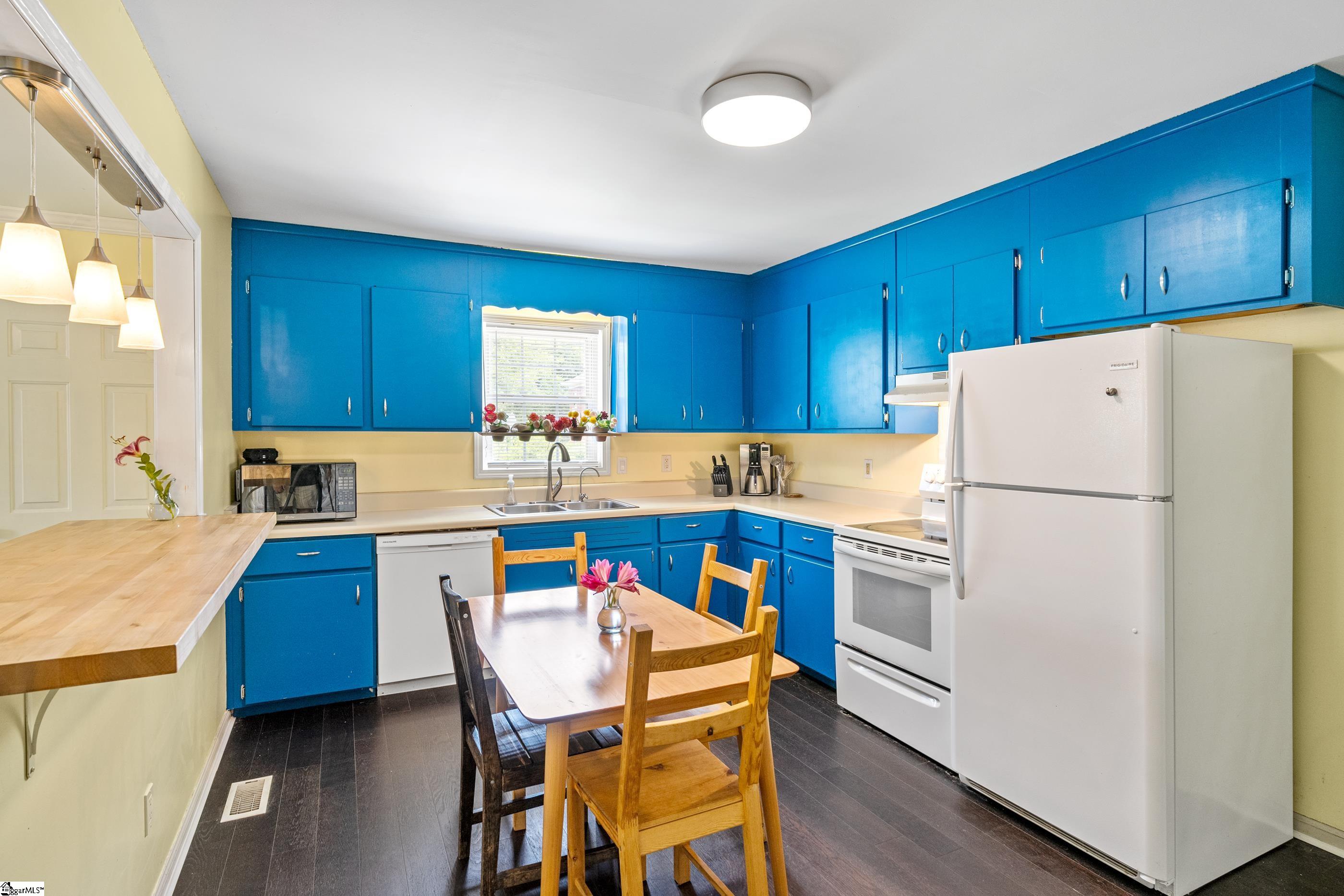 608 Hampton Avenue Greenville, SC 29601 - Photo 10 of 30