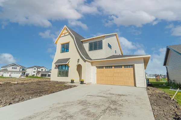 $620,000 | 8820 Northern Lgts Avenue, Horace, ND 58047