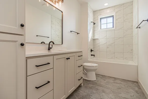 $620,000 | 8820 Northern Lgts Avenue, Horace, ND 58047