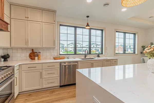 $620,000 | 8820 Northern Lgts Avenue, Horace, ND 58047