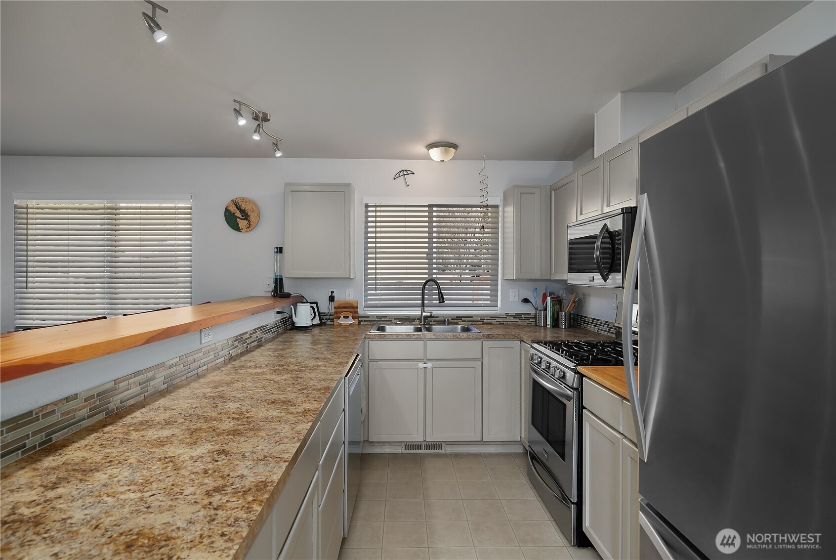 322 East Springfield Loop Shelton, WA 98584 - Photo 10 of 28 Gallery Image 10