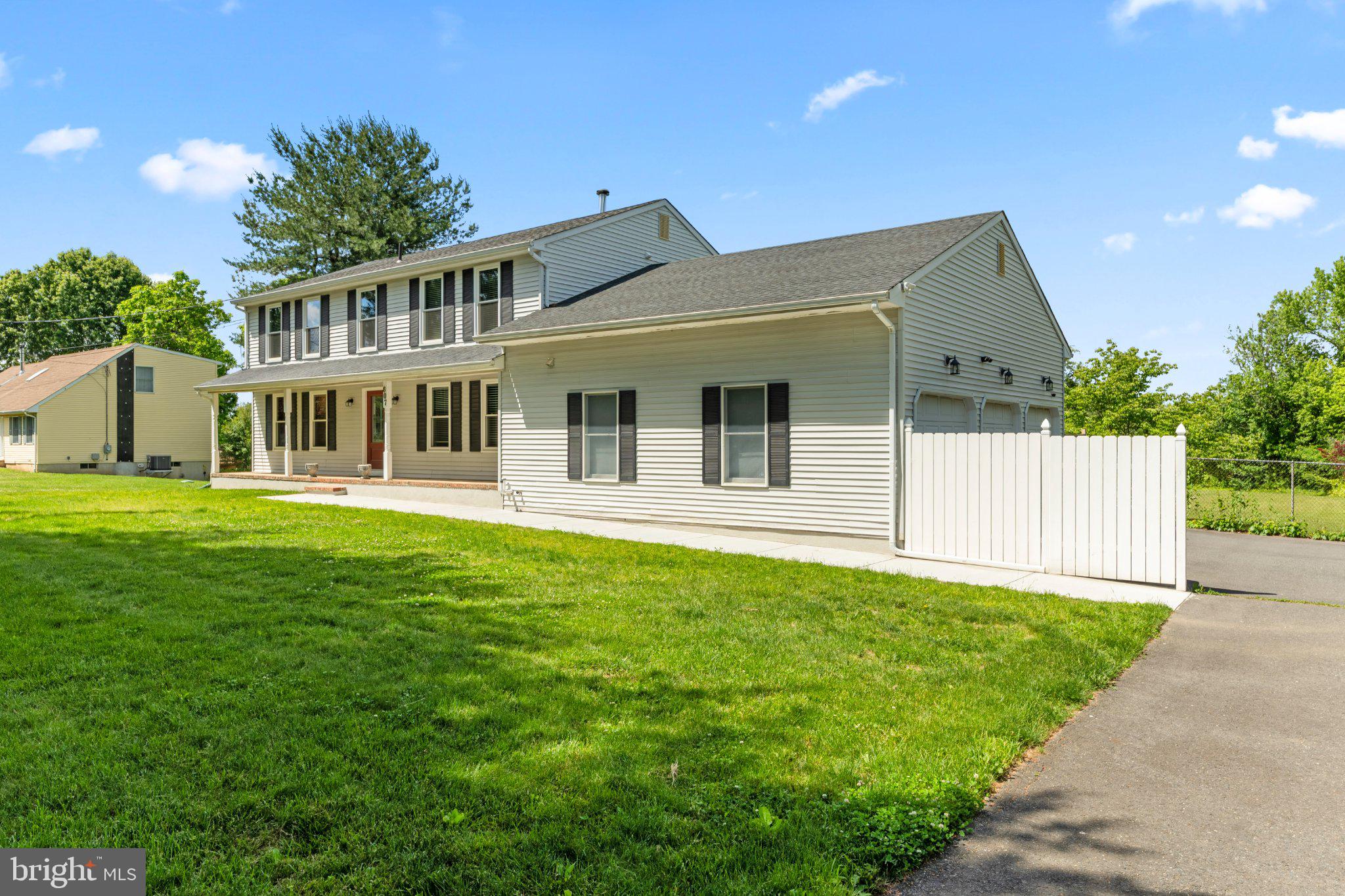 607 Chesterfield Arneytown Road Chesterfield, NJ 08515 - Photo 3 of 57 Charming home with spacious yard.