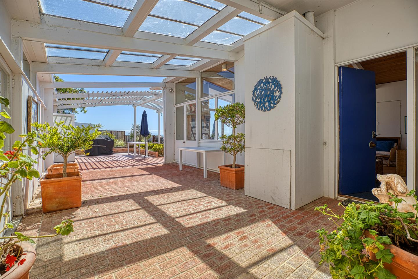 739 Las Olas Drive Aptos, CA 95003 - Photo 6 of 31 a view of living room and kitchen