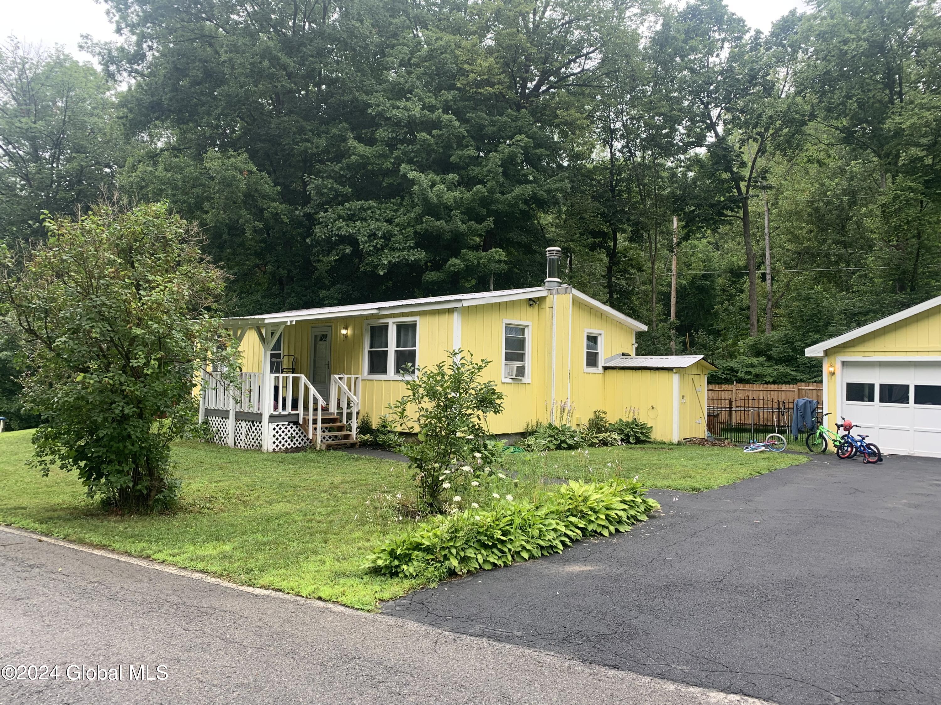 360 Daniels Road Greenfield, NY 12866 - Photo 2 of 18 IMG_6152
