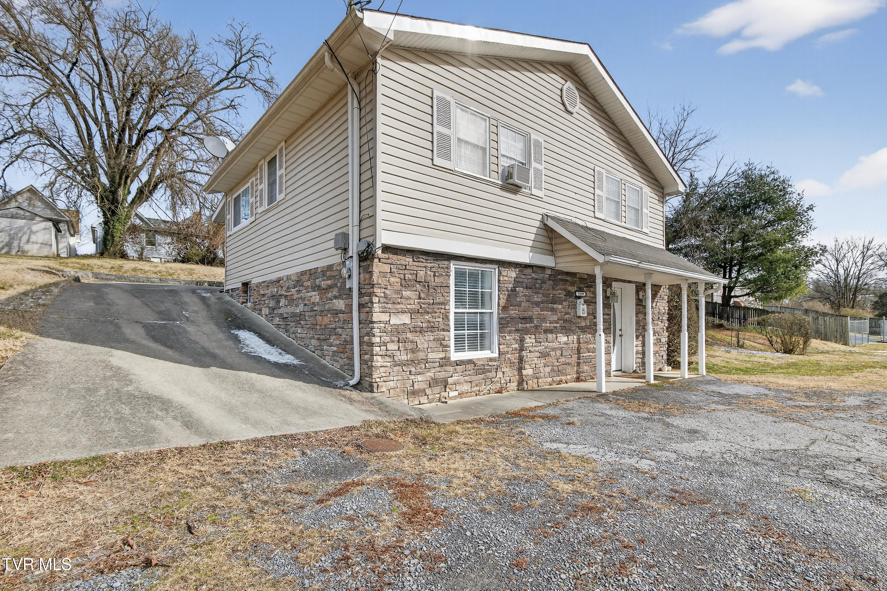 1319 5th Street Bristol, TN 37620 - Photo 2 of 23 1319-5th-St-Bristol-TN Matt-Smith-Realty
