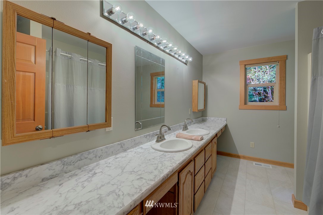 46030 Southeast Edgewick Road North Bend, WA 98045 - Photo 13 of 30