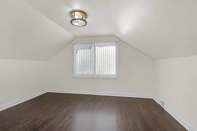 $3,800 | 3225 Illinois Road, Wilmette, IL 60091