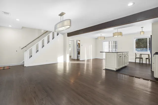 $3,800 | 3225 Illinois Road, Wilmette, IL 60091