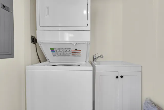 $3,800 | 3225 Illinois Road, Wilmette, IL 60091