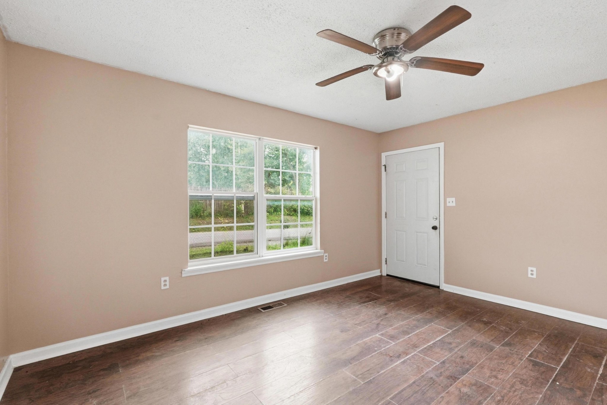725 Mill Street Manchester, TN 37355 - Photo 4 of 16