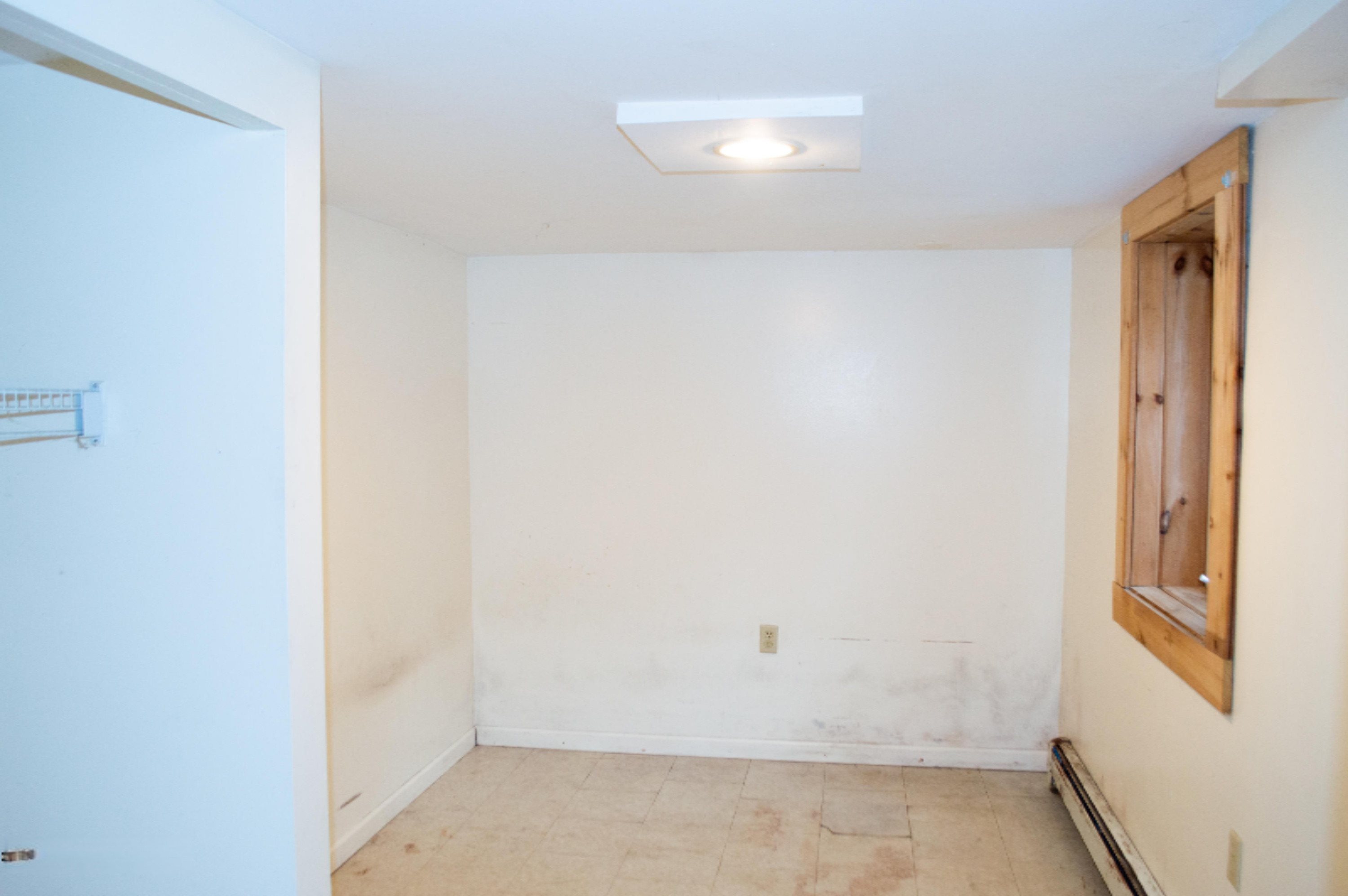 265 West River Road Muskegon, MI 49445 - Photo 17 of 32 Basement Bedroom 1