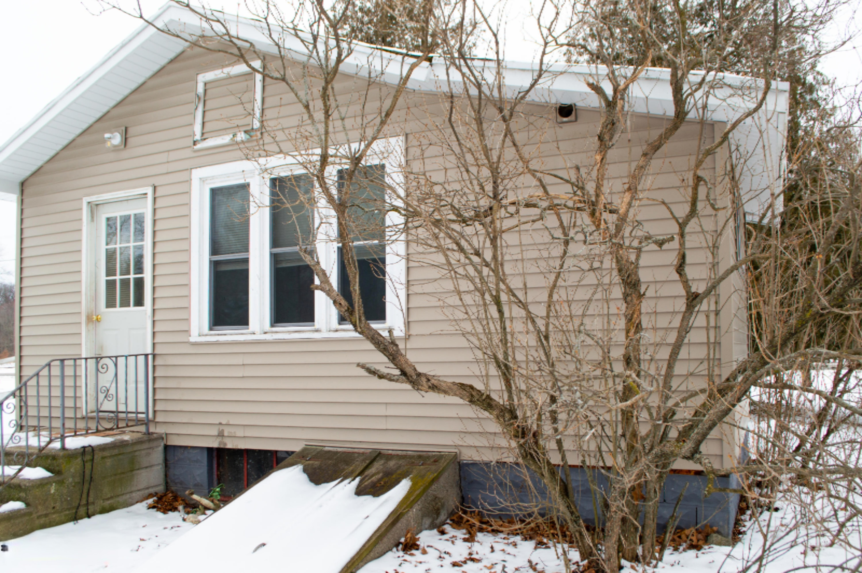 265 West River Road Muskegon, MI 49445 - Photo 26 of 32 Exterior Back