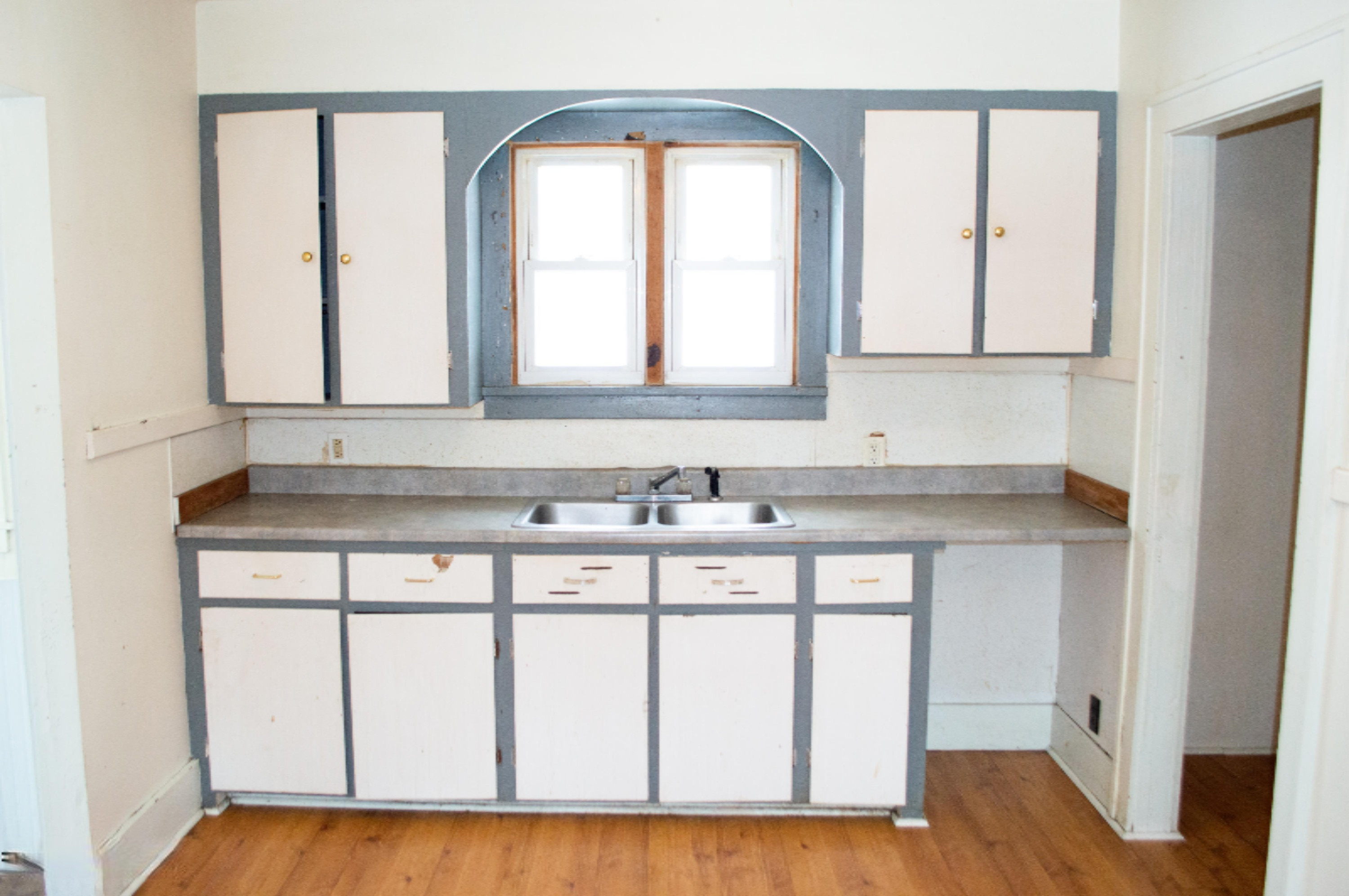 265 West River Road Muskegon, MI 49445 - Photo 7 of 32 Kitchen