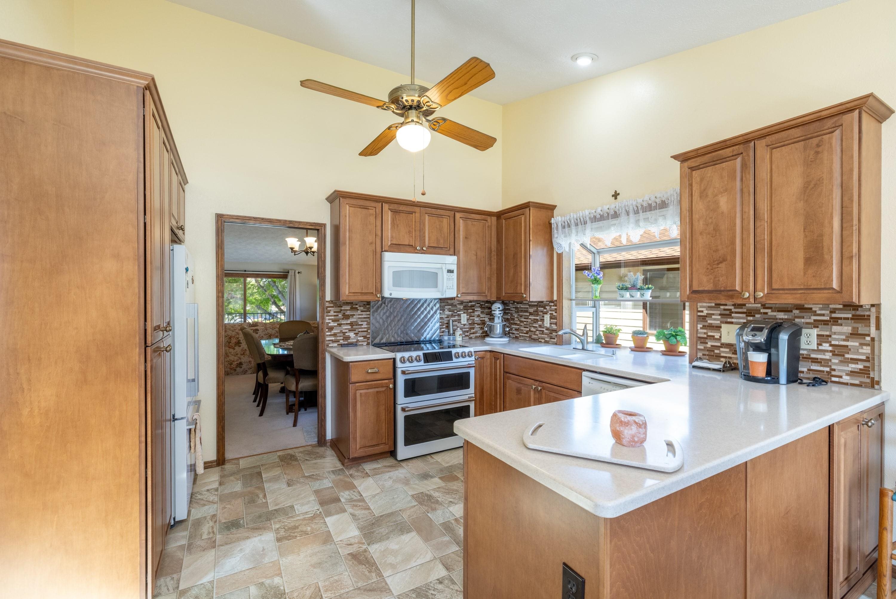 9711 North Ridgecrest Drive Spokane, WA 99208 - Photo 7 of 44