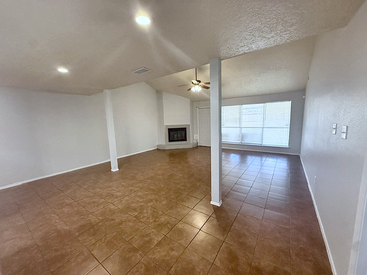 2231 Spring Dusk Drive Spring, TX 77373 - Photo 3 of 16 Gallery Image 3