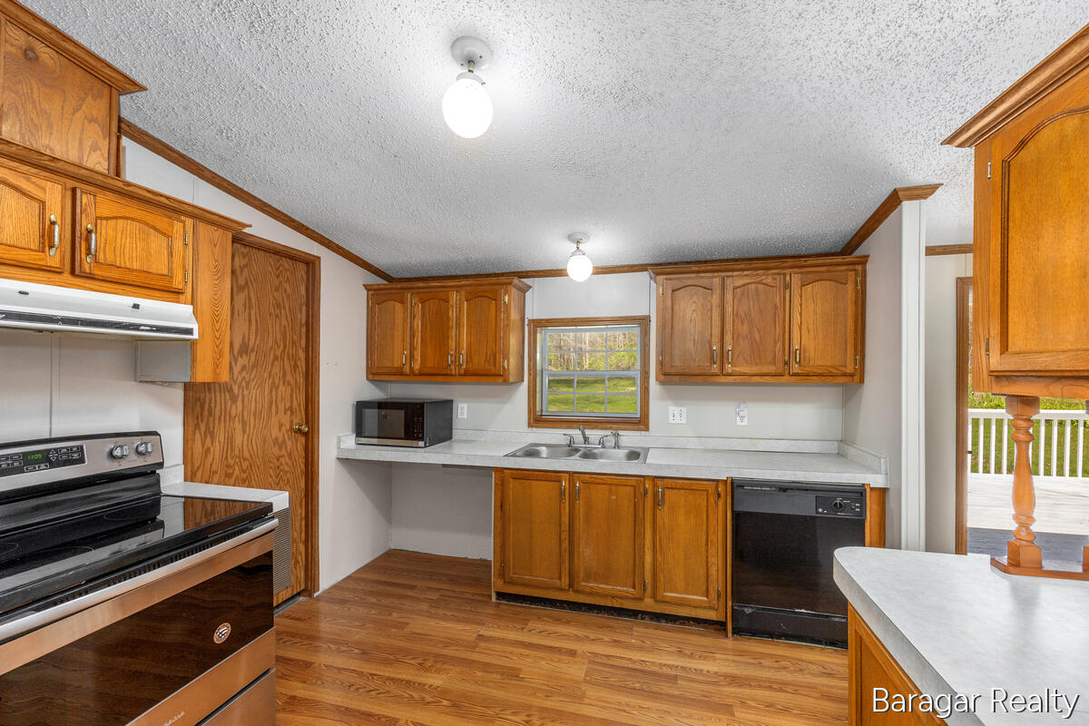 8965 Holton Road Holton, MI 49425 - Photo 11 of 19 IMG_2179