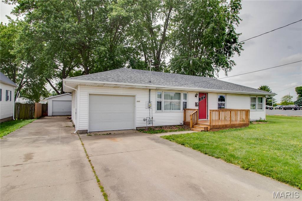 440 West State Street Waverly, IL 62692 - Photo 2 of 39