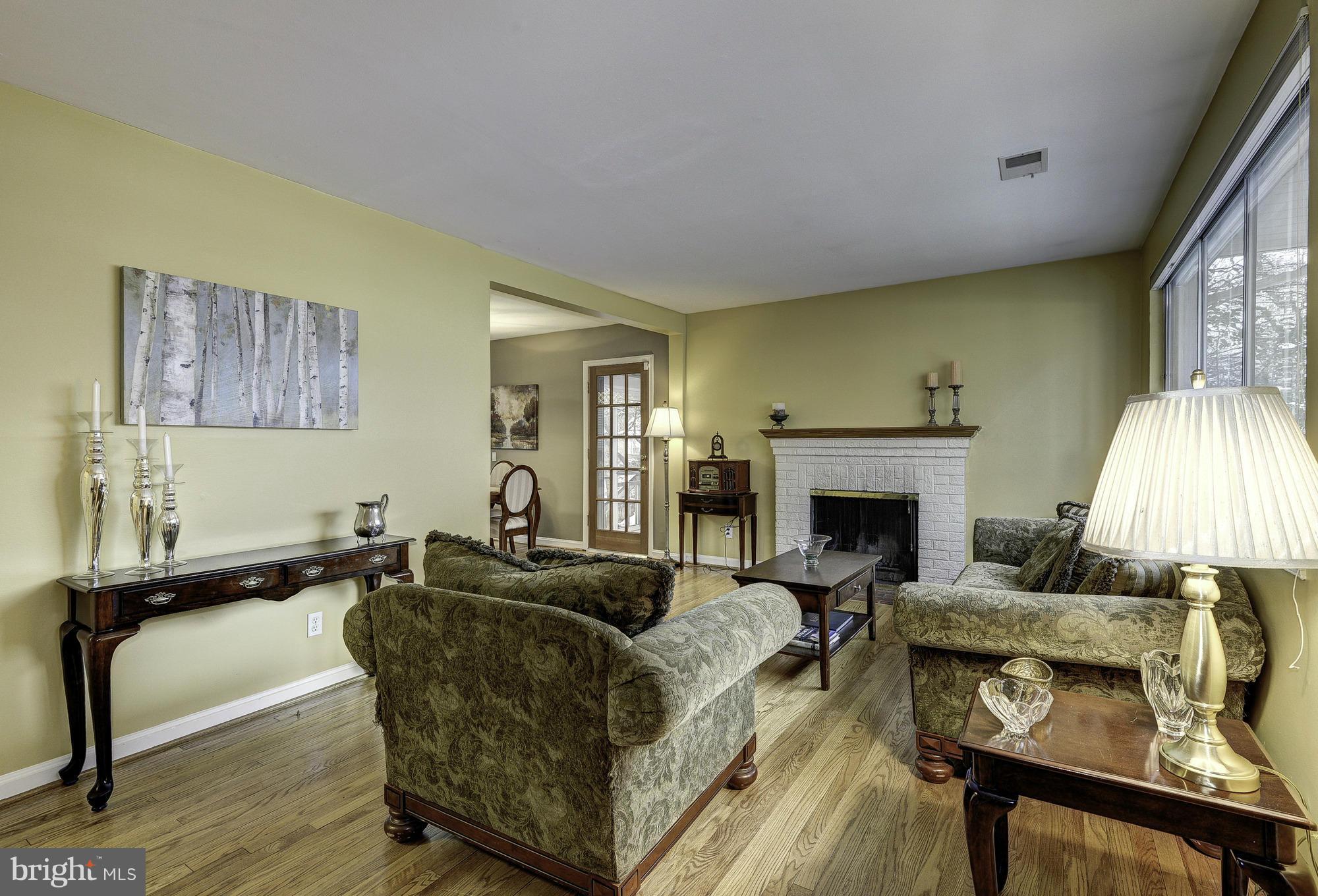 201 Marvin Road Silver Spring, MD 20901 - Photo 3 of 30 Living Room