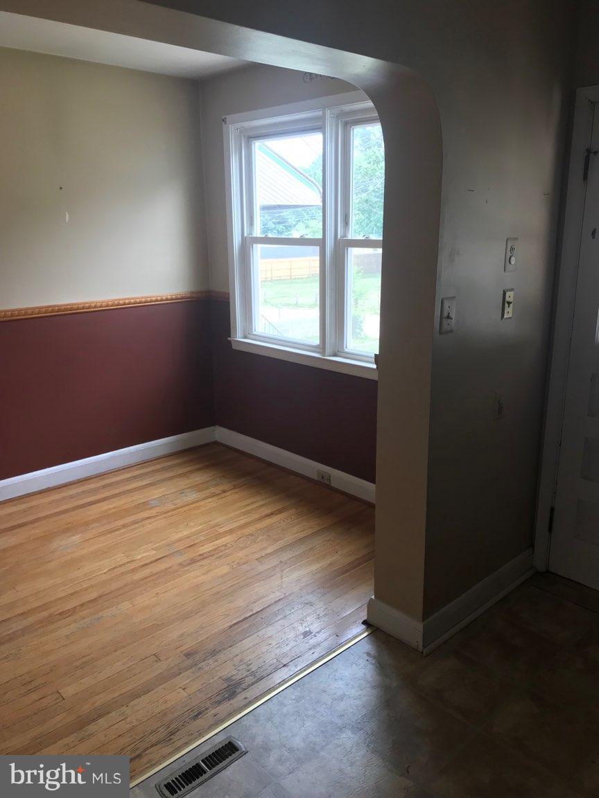 569 Welbrook Road Baltimore, MD 21221 - Photo 3 of 9 Interior (General)
