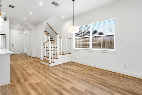 $3,400 | 1007 Mt Auburn Avenue, Dallas, TX 75223