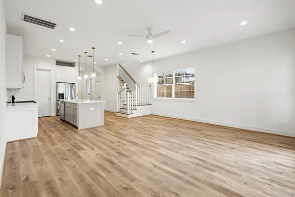 $3,400 | 1007 Mt Auburn Avenue, Dallas, TX 75223