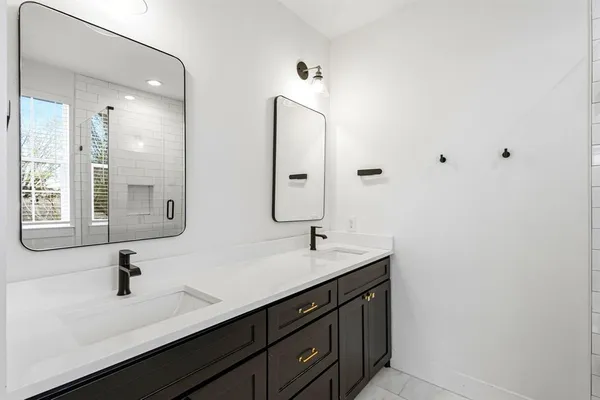 $3,400 | 1007 Mt Auburn Avenue, Dallas, TX 75223