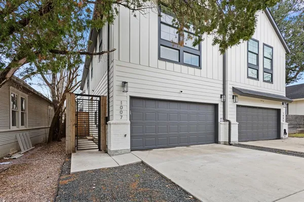 $3,400 | 1007 Mt Auburn Avenue, Dallas, TX 75223