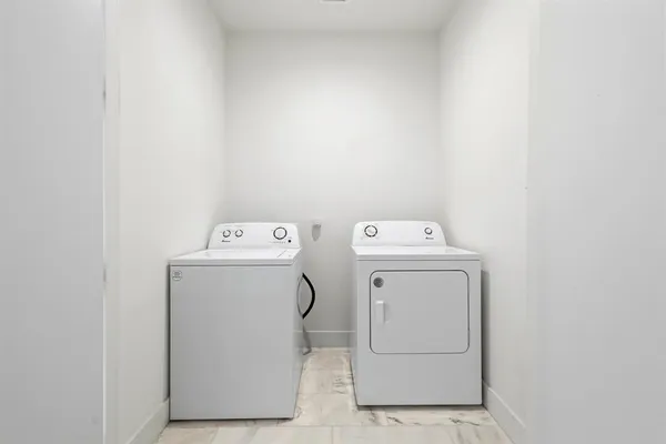 $3,400 | 1007 Mt Auburn Avenue, Dallas, TX 75223