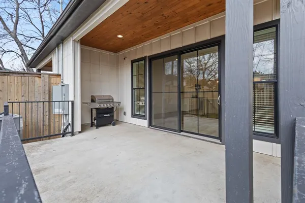 $3,400 | 1007 Mt Auburn Avenue, Dallas, TX 75223