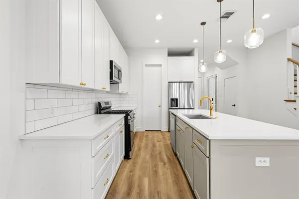 $3,400 | 1007 Mt Auburn Avenue, Dallas, TX 75223