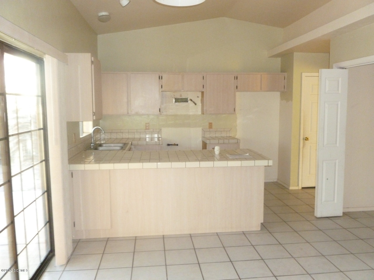 31 Acuario Court Rio Rico, AZ 85648 - Photo 6 of 13