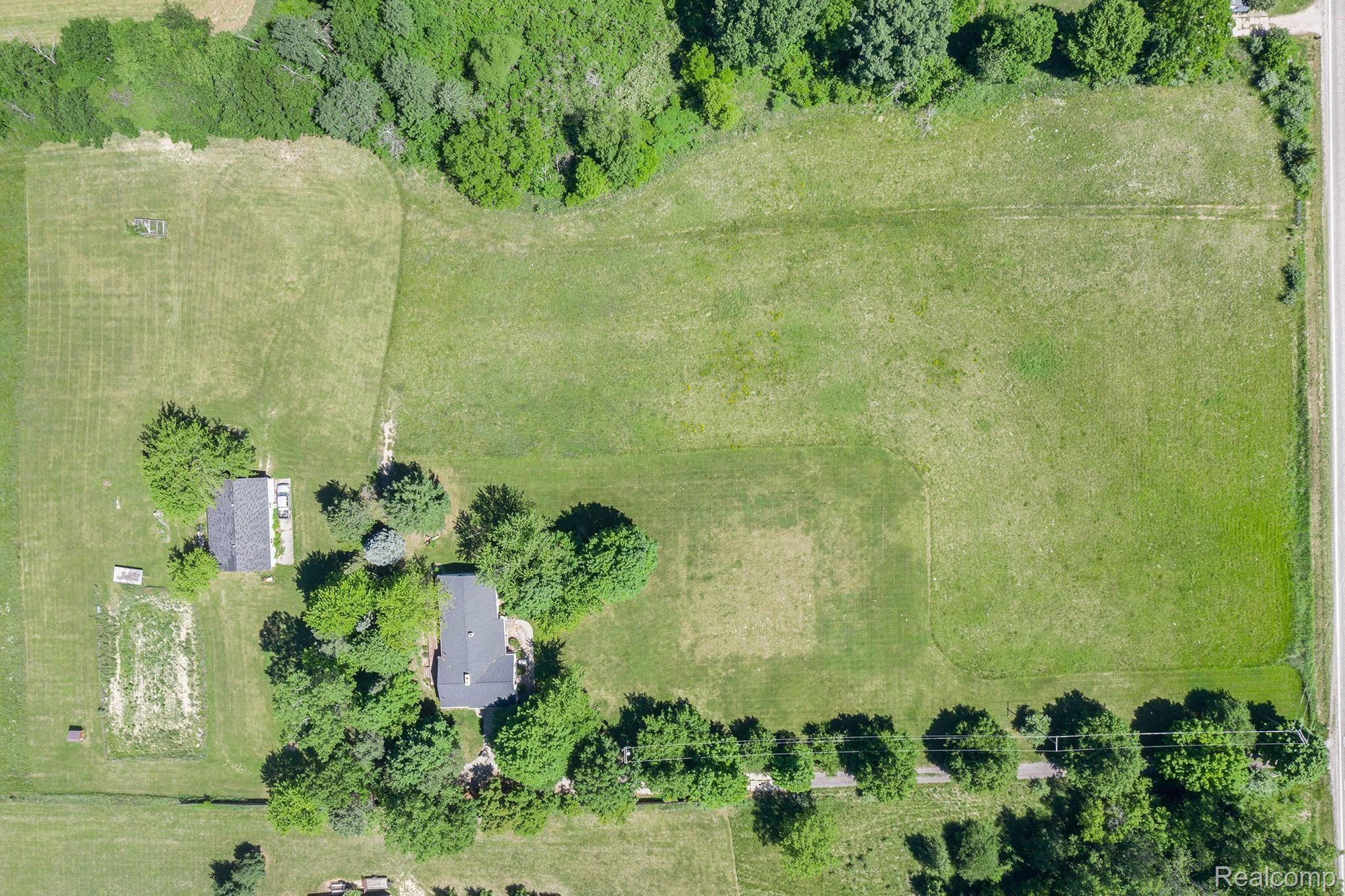 1910 Hadley Road Lapeer, MI 48446 - Photo 34 of 44 DJI_0811.jpg
