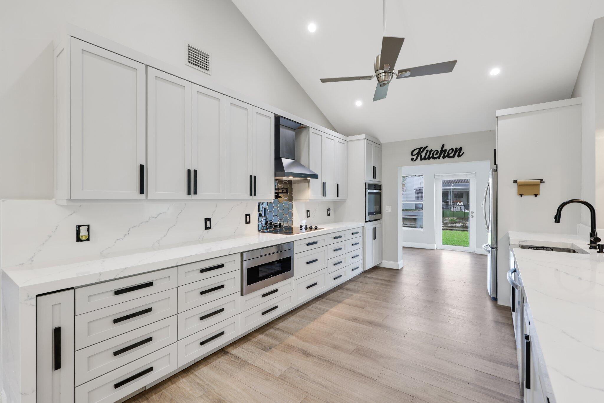 6940 Northwest 4th Avenue Boca Raton, FL 33487 - Photo 4 of 37 Beautifully renovated Kitchen