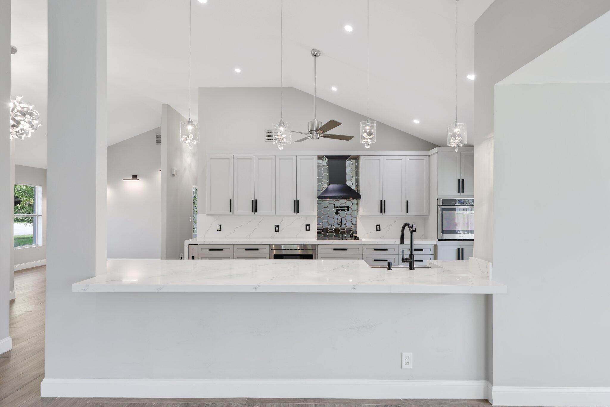 6940 Northwest 4th Avenue Boca Raton, FL 33487 - Photo 8 of 37 Light and Bright