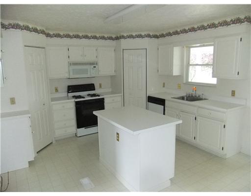 321 Talon Drive North Huntingdon, PA 15642 - Photo 4 of 18 Kitchen.