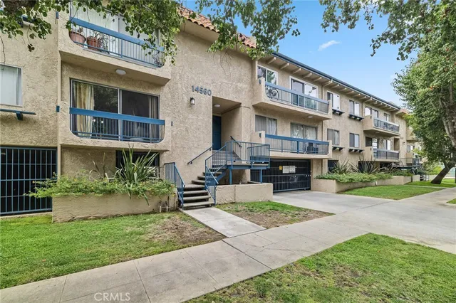 $599,000 | 14560 Clark Street, Unit 215, Sherman Oaks, CA 91411