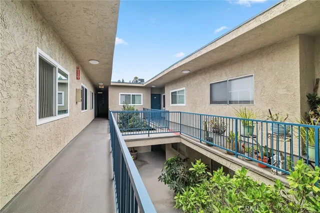 $599,000 | 14560 Clark Street, Unit 215, Sherman Oaks, CA 91411