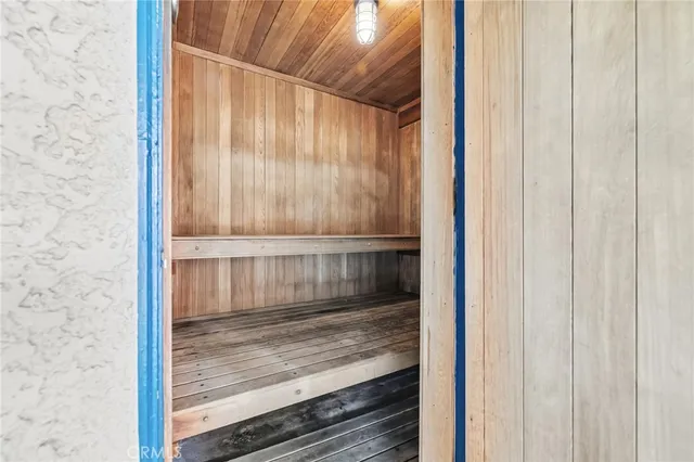 $599,000 | 14560 Clark Street, Unit 215, Sherman Oaks, CA 91411